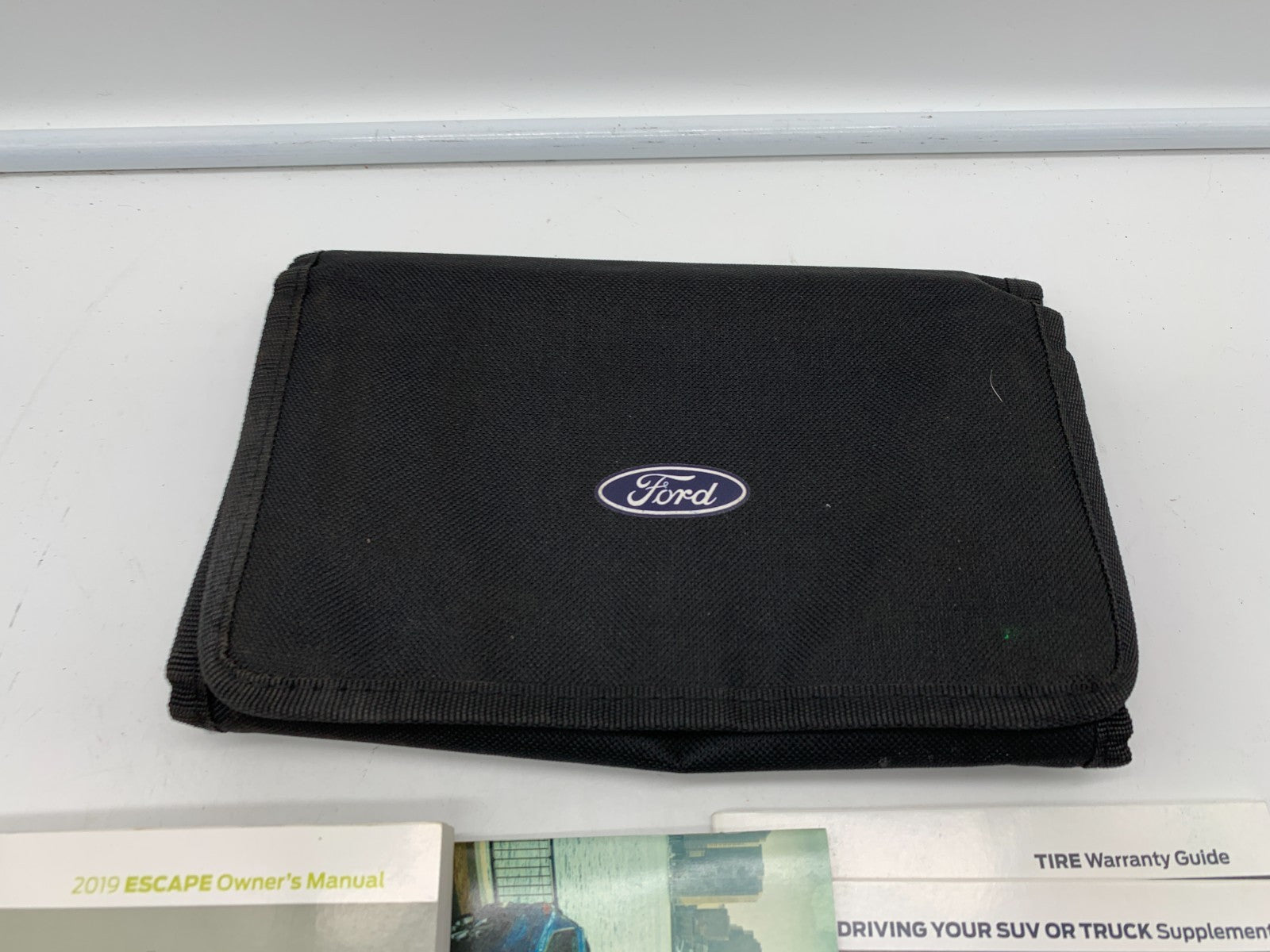 2019 Ford Escape Owners Manual Set with Case OEM C02B14053