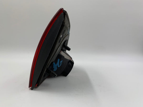 2000-2002 Chevrolet Cavalier Passenger Side Tail Light Taillight OEM C04B41025