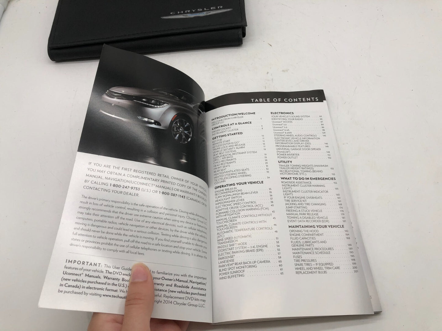 2015 Chrysler 200 Owners Manual with Case OEM A01B26004