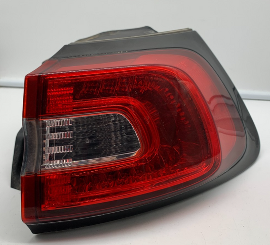 2014-2018 Jeep Grand Cherokee Passenger Side Tail Light Taillight OEM C04B61005