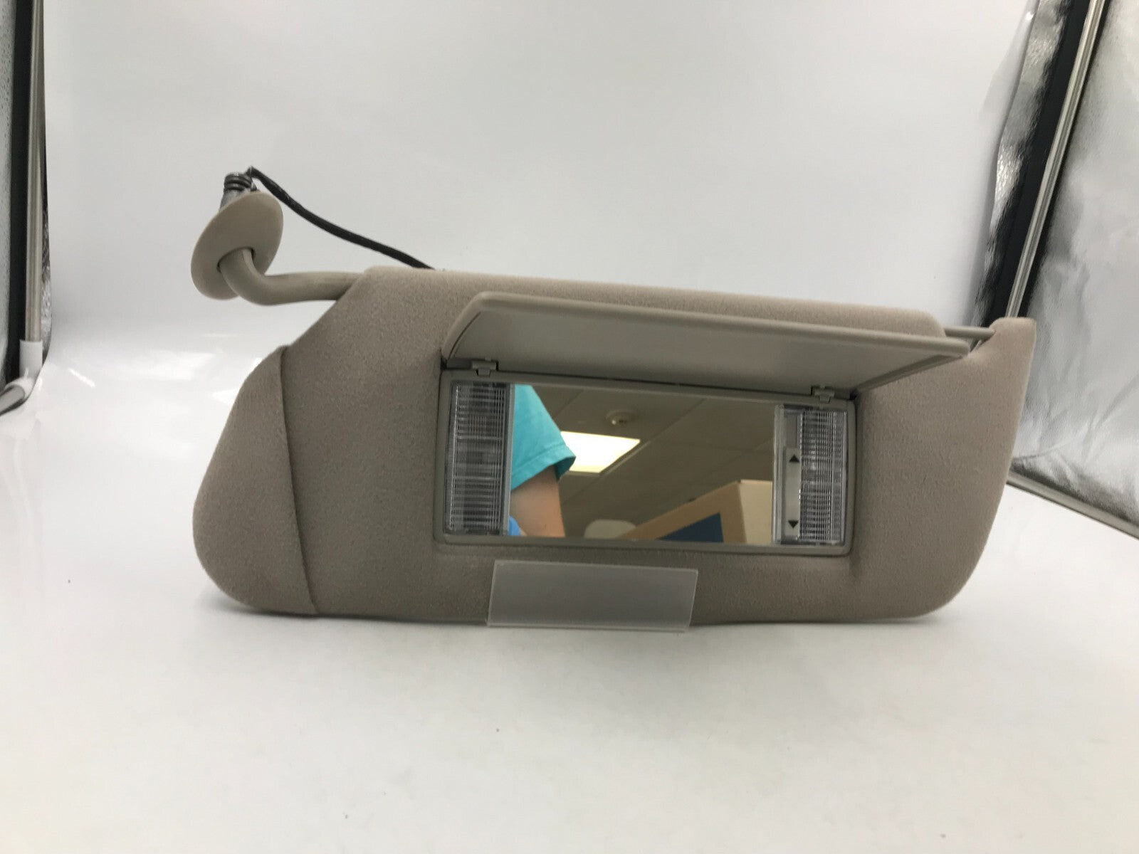 1998-1999 Cadillac Deville Driver Sun Visor Gray Illuminated OEM E01B41081