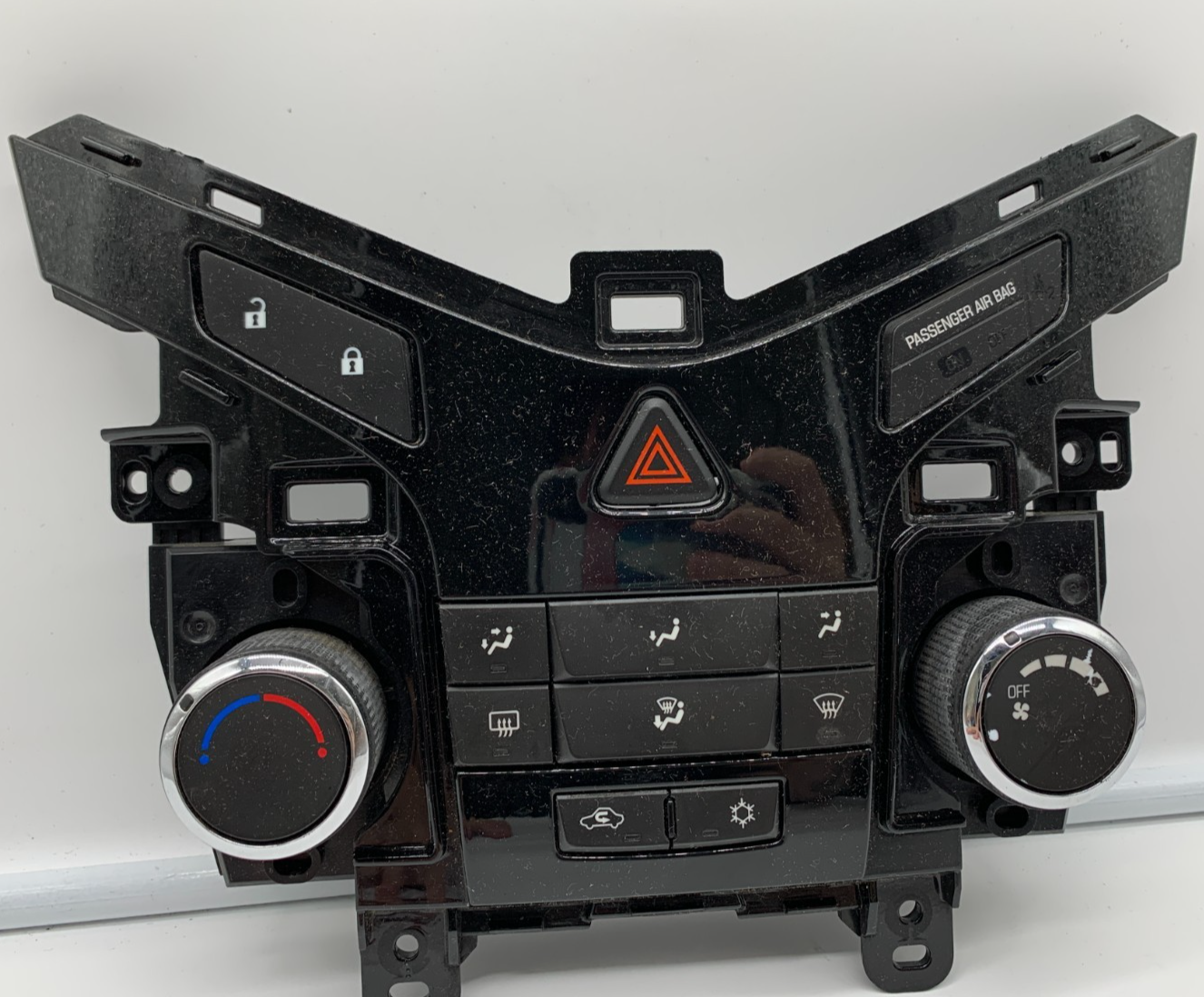 2011-2012 Chevrolet Cruze AC Heater Climate Control Unit OEM C04B20026