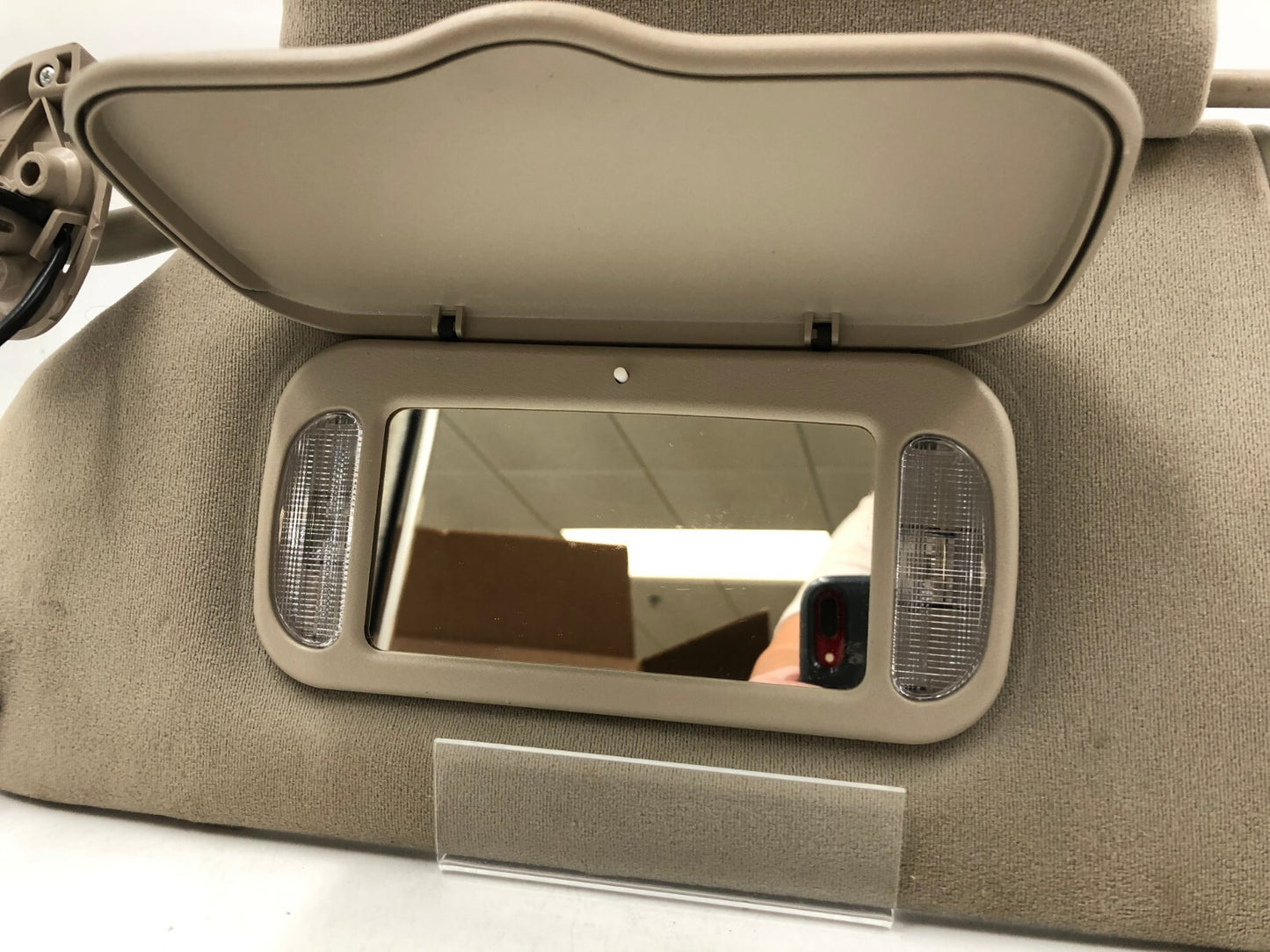 2006 Chevrolet Avalanche 1500 Driver Sun Visor Gray Illuminated OEM C02B11049