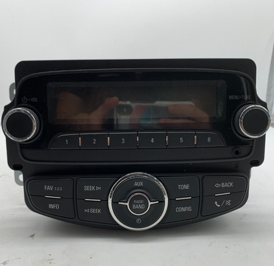 2013-2014 Chevrolet Trax Center Console Radio AM FM CD Radio Player A04B24088