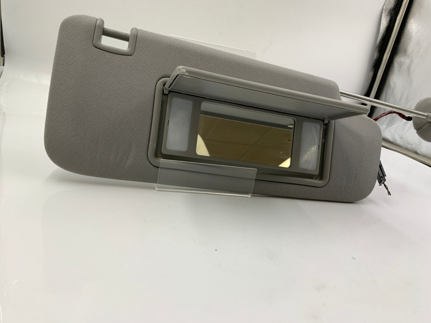 2016-2021 Chevrolet Malibu Passenger Sun Visor  Gray Illuminated OEM A01B39033