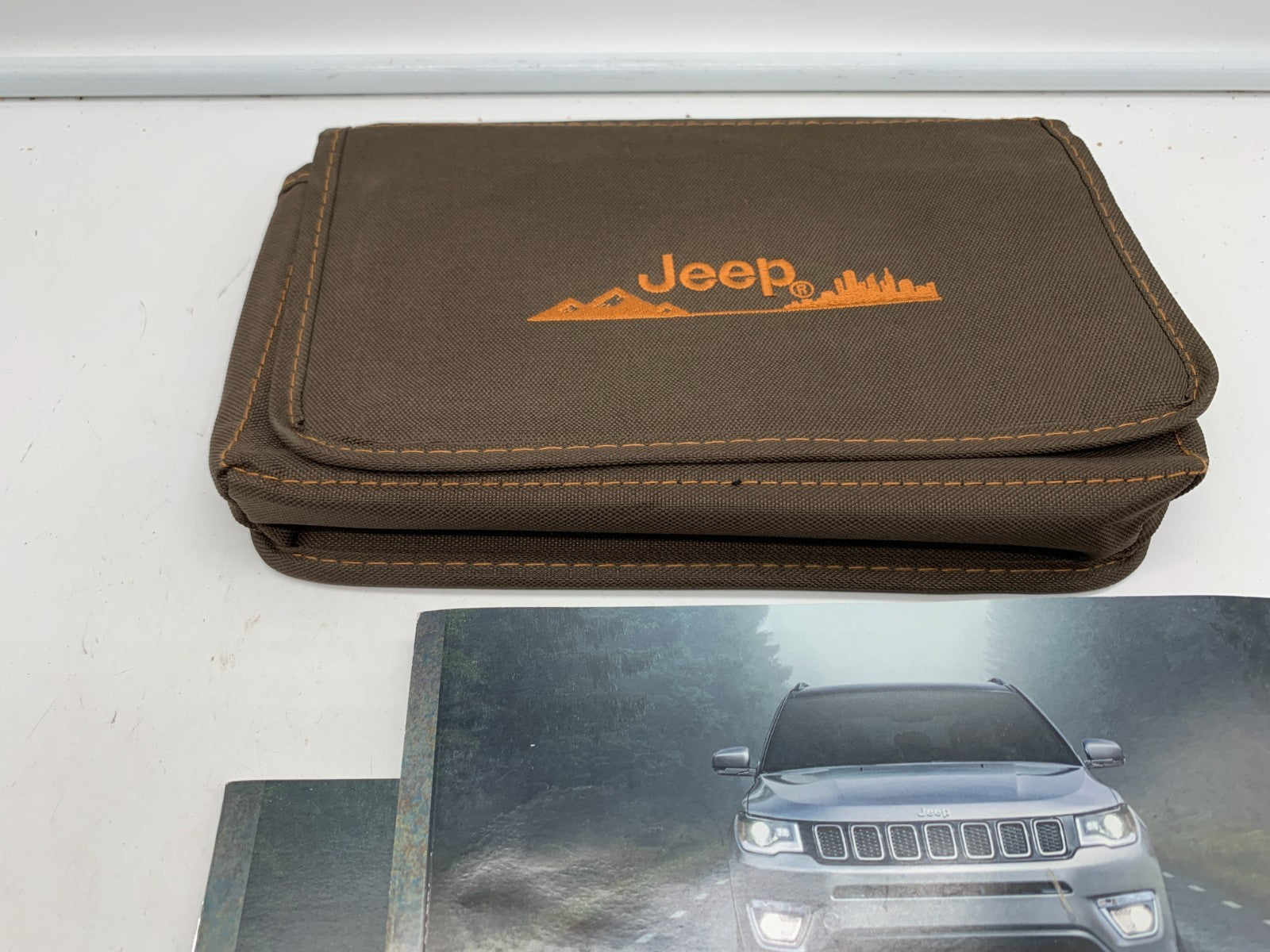 2018 Jeep Compass Owners Manual Set with Case OEM D01B37015