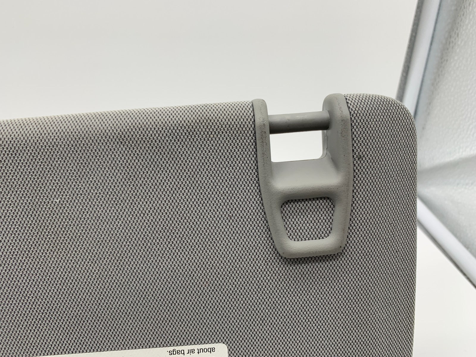 2017-2021 Chevrolet Trax Passenger Sun Visor Gray Illuminated OEM B01B55003