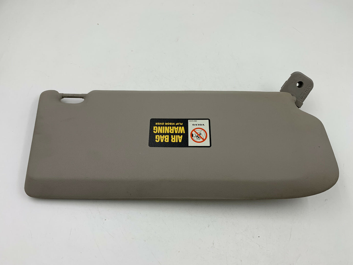 2005-2006 Volvo S50 Driver Sun Visor Gray Illuminated OEM C02B17082