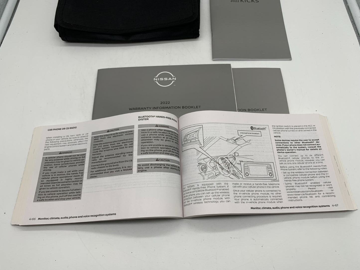 2022 Nissan Kicks Sedan Owners Manual Set with Case OEM A04B38018