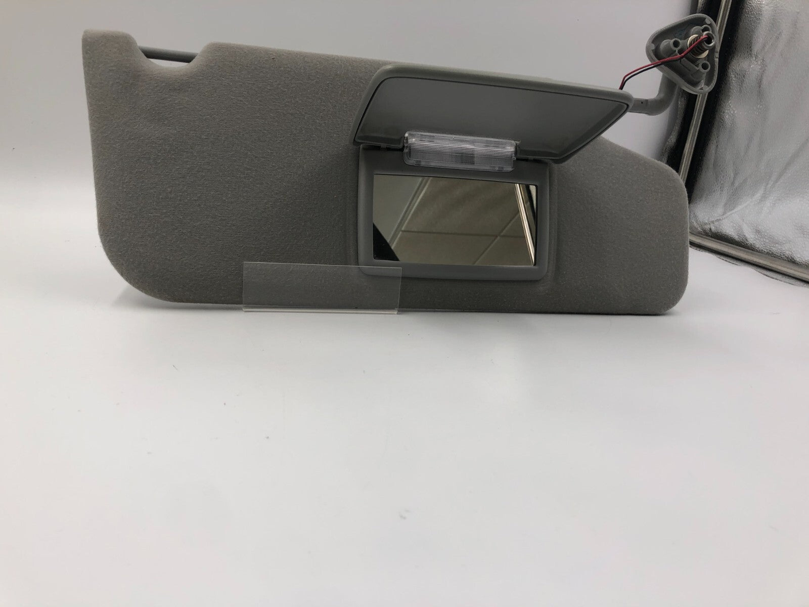 2005-2007 Ford Freestyle Passenger Sun Visor Illuminated Gray OEM B04B31030