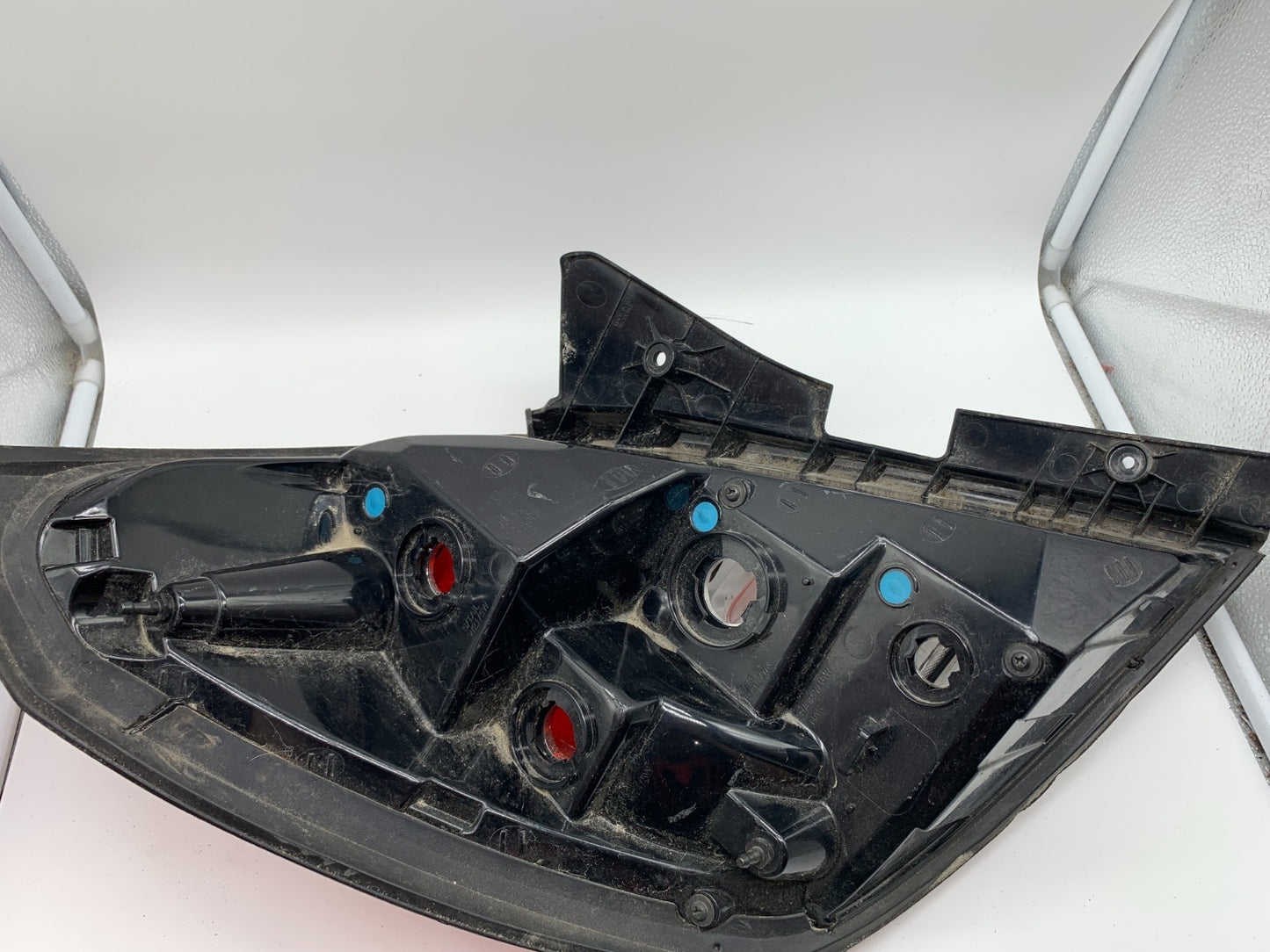 2013-2015 Chevrolet Captiva Sport Passenger Side Tail Light OEM C02B07001