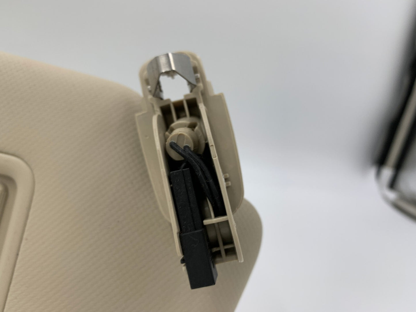 2008-2011 Audi A5 Passenger Sun Visor Beige Illuminated OEM B04B26031