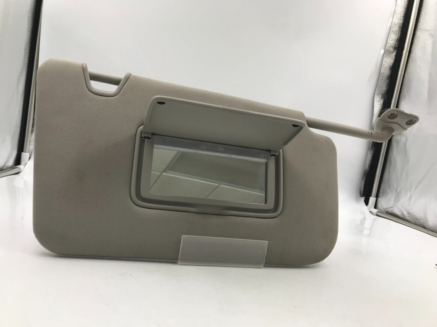 2018-2020 Nissan Rogue Passenger Sun Visor Gray Illuminated C04B57004