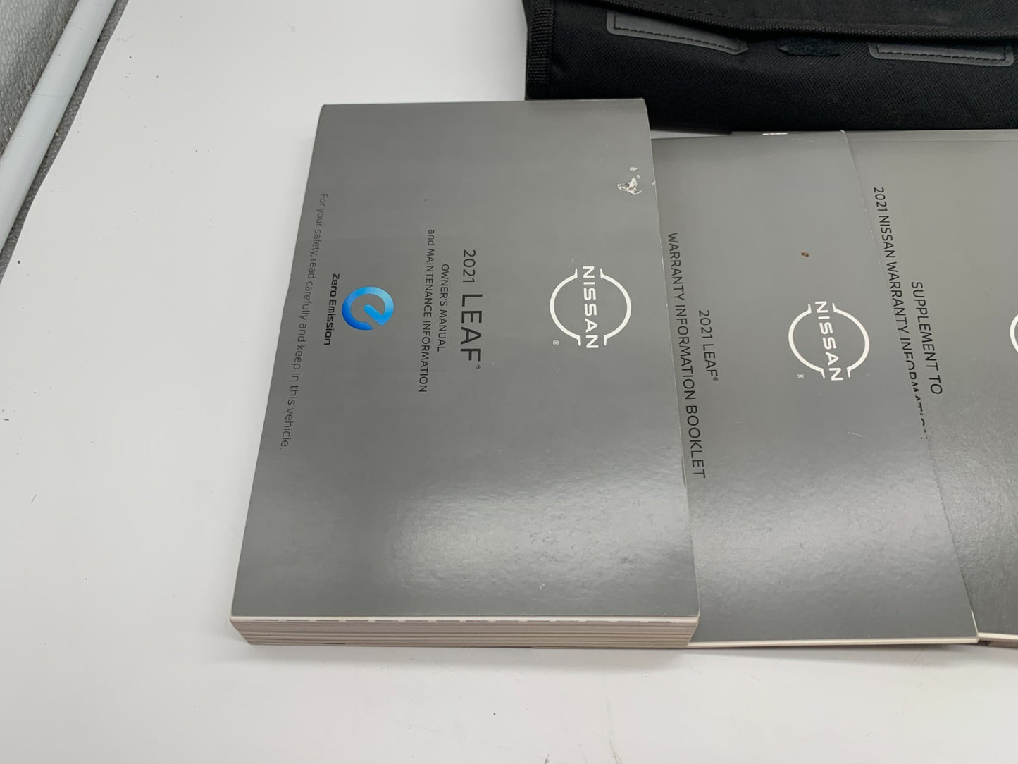 2021 Nissan Leaf Owners Manual Set with Case OEM D01B12059