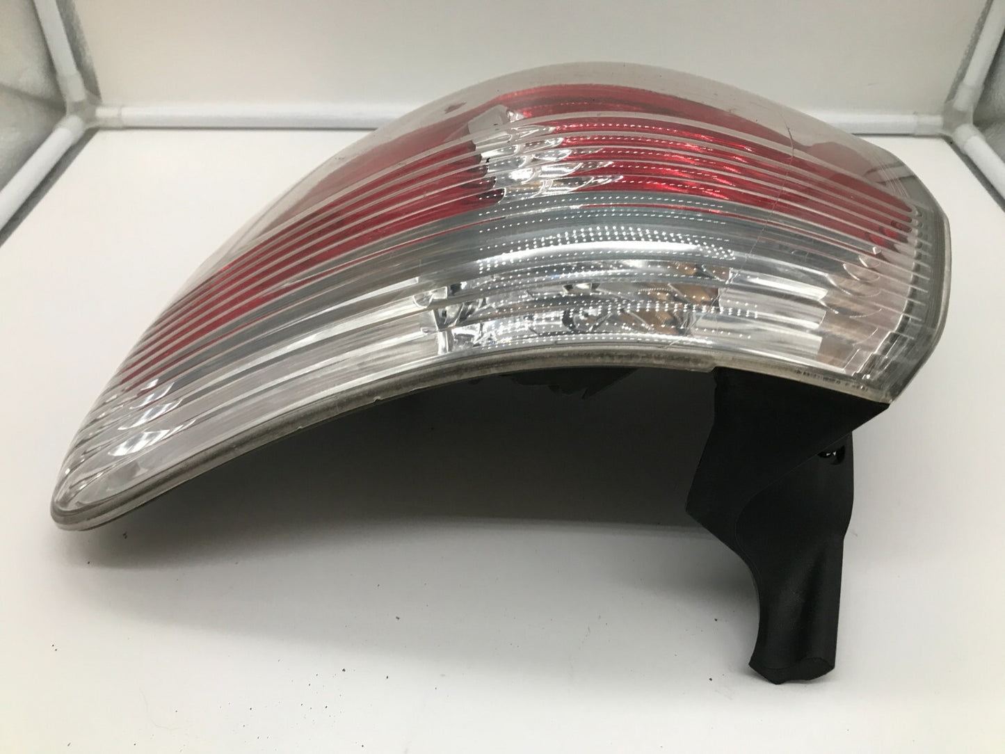 2007-2012 GMC Acadia Passenger Side Tail Light Taillight OEM C03B63002