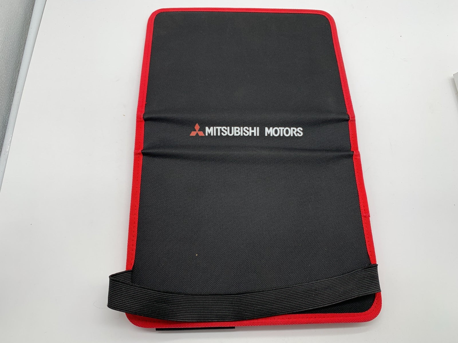 2018 Mitsubishi Outlander Owners Manual Set with Case OEM A01B41015