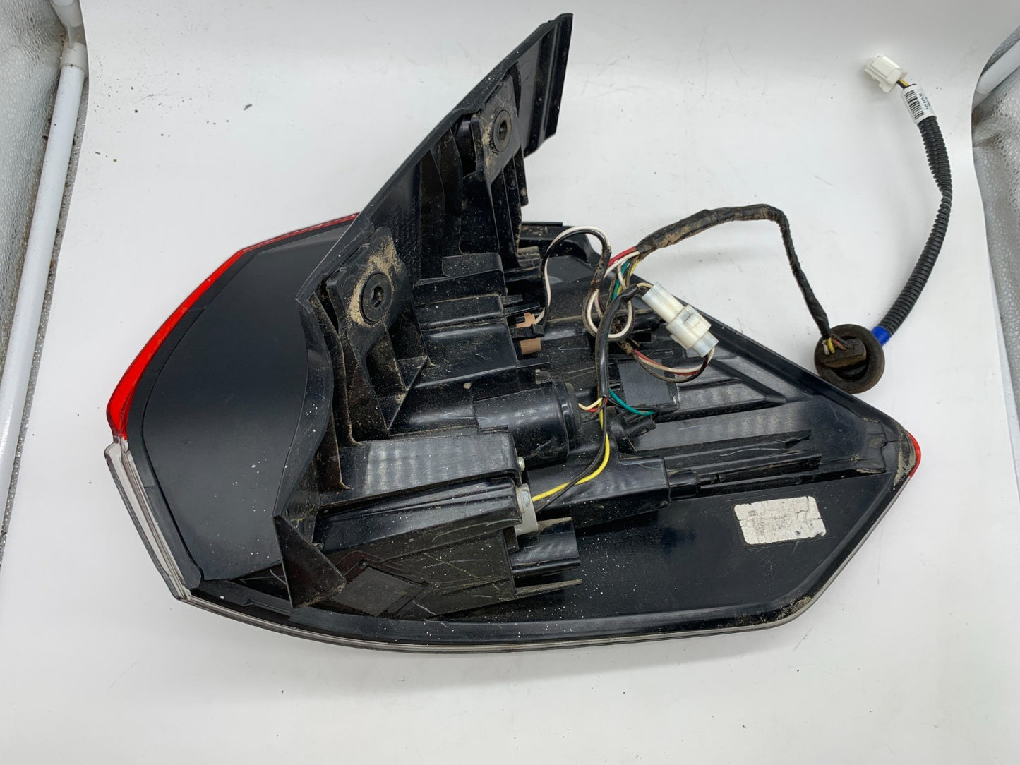 2017-2019 Nissan Rogue Driver Side Tail Light Taillight OEM A03B41003