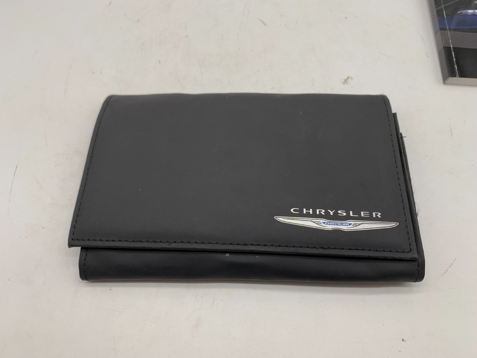 2015 Chrysler 200 Owners Manual with Case OEM C02B50024