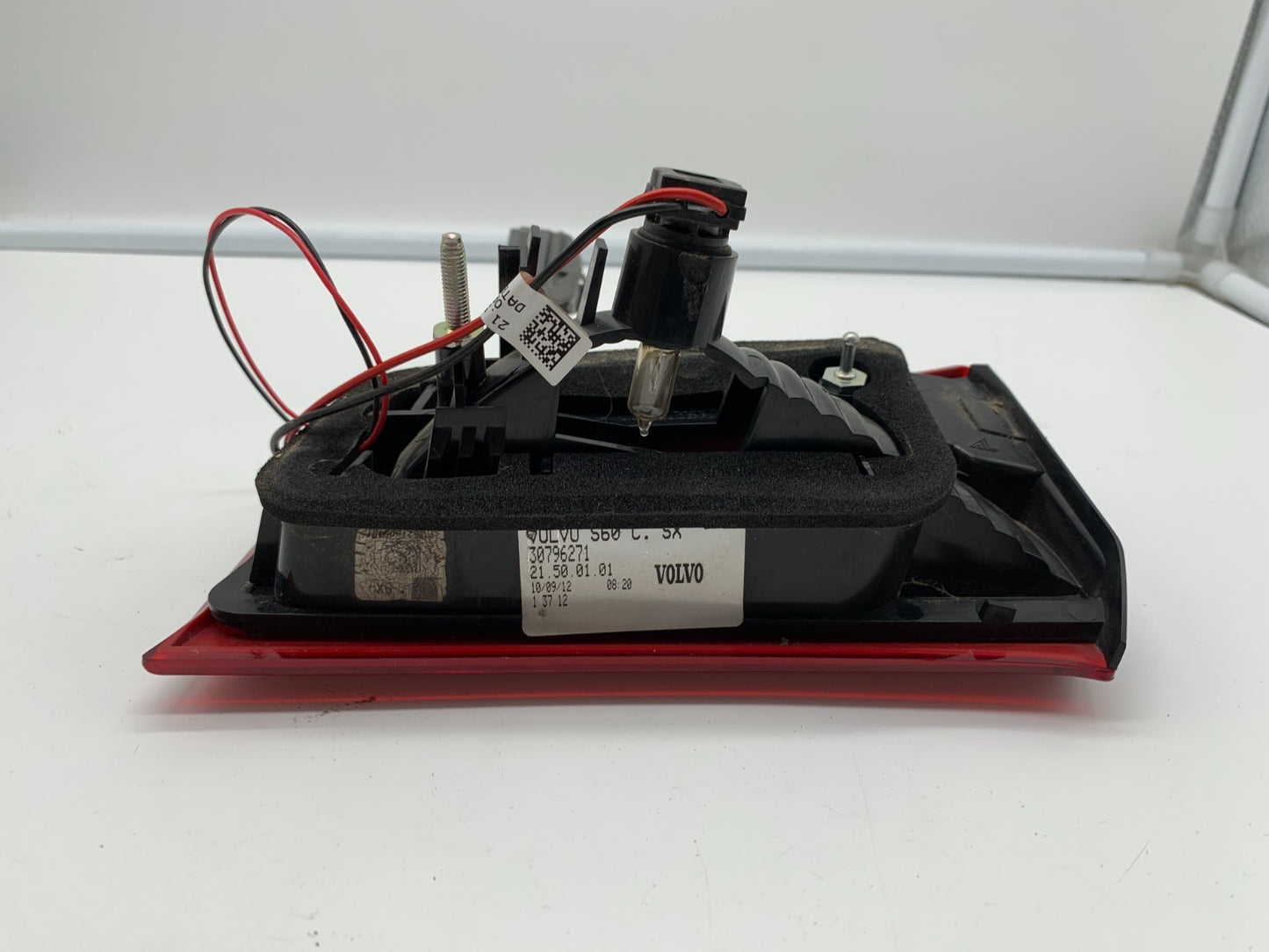 2014-2018 Volvo S60 Driver Side Lid Mounted Tail Light Taillight OEM C03B48007