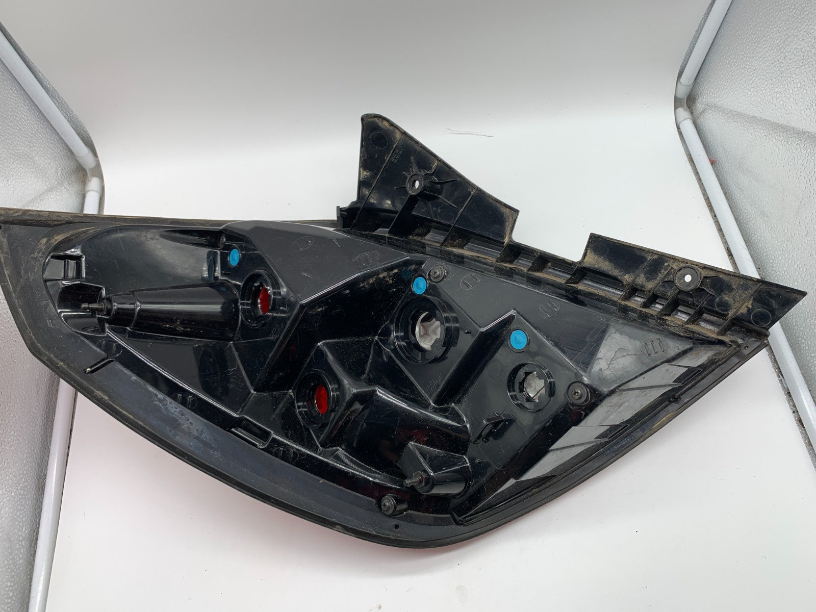 2013-2015 Chevrolet Captiva Sport Passenger Side Tail Light OEM C02B16004