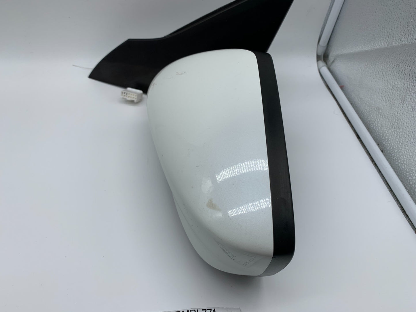 2013-2017 Honda Accord Sedan Driver Side View Power Door Mirror White B03B55035