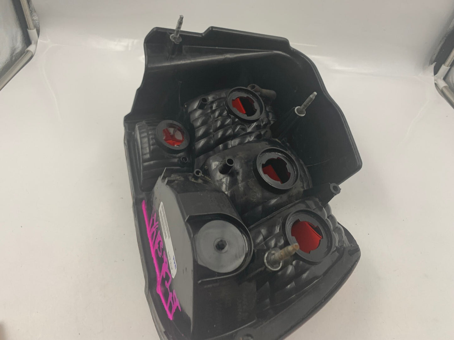 1999-2002 Ford Mustang Driver Side Tail Light Taillight OEM D01B59006