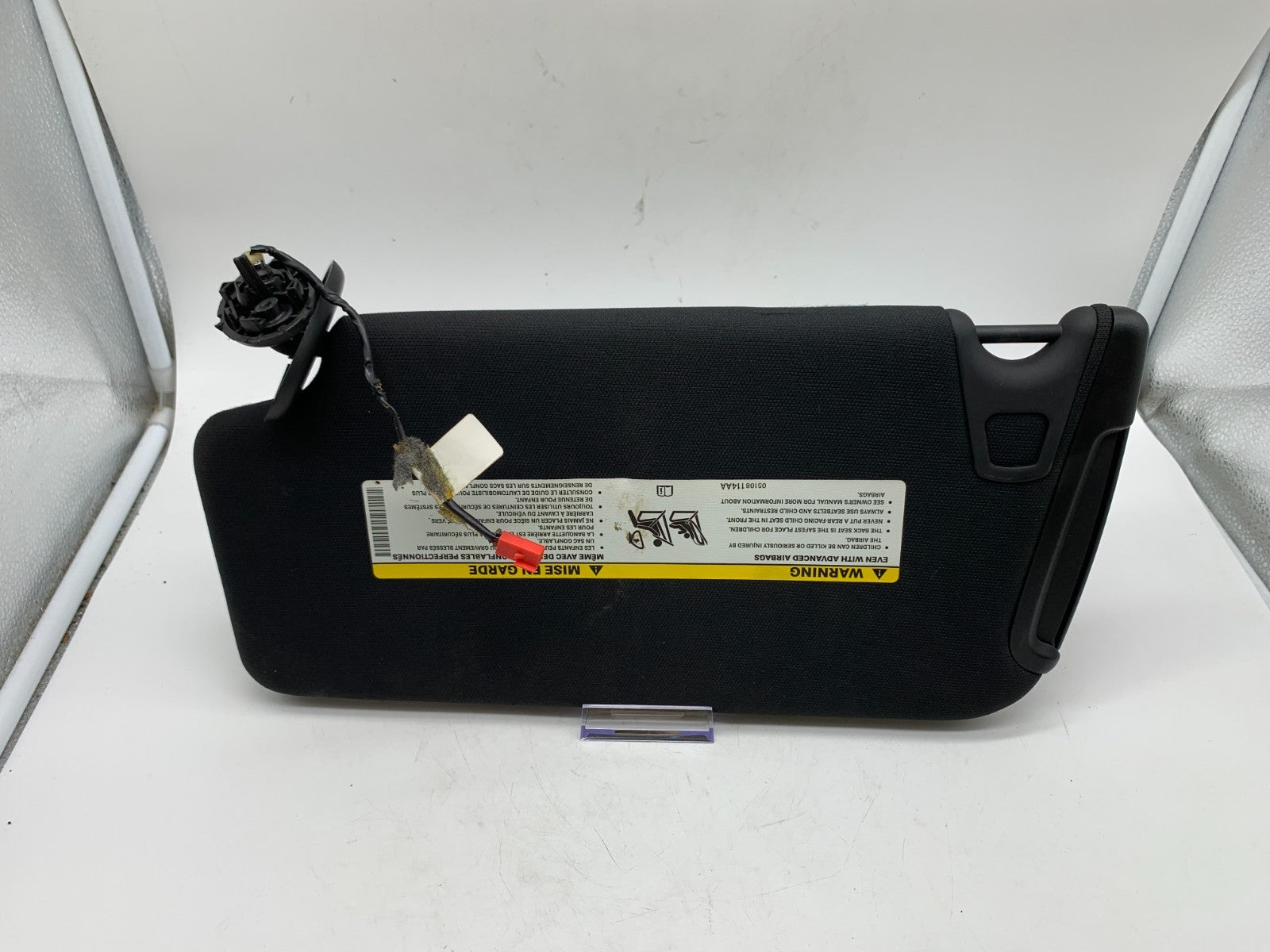 2013-2014 Chrysler 300 Passenger Sun Visor Black Illuminated OEM B01B27004