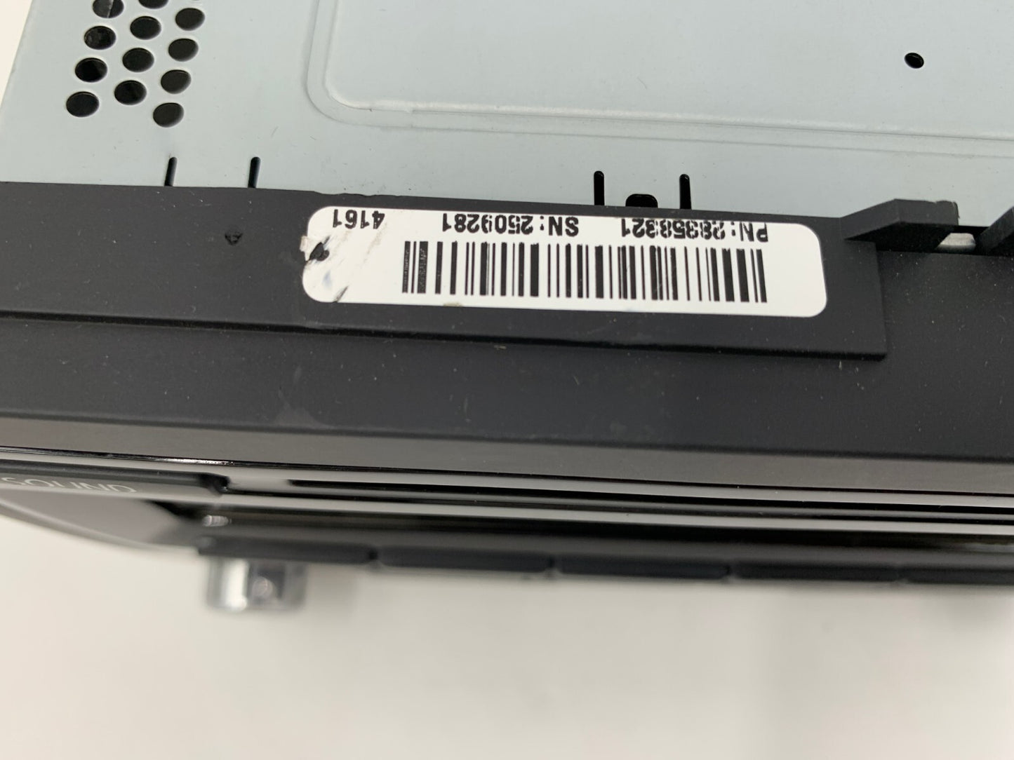 2013-2015 Volkswagen Passat AM FM CD Player Radio Receiver OEM E03B04063