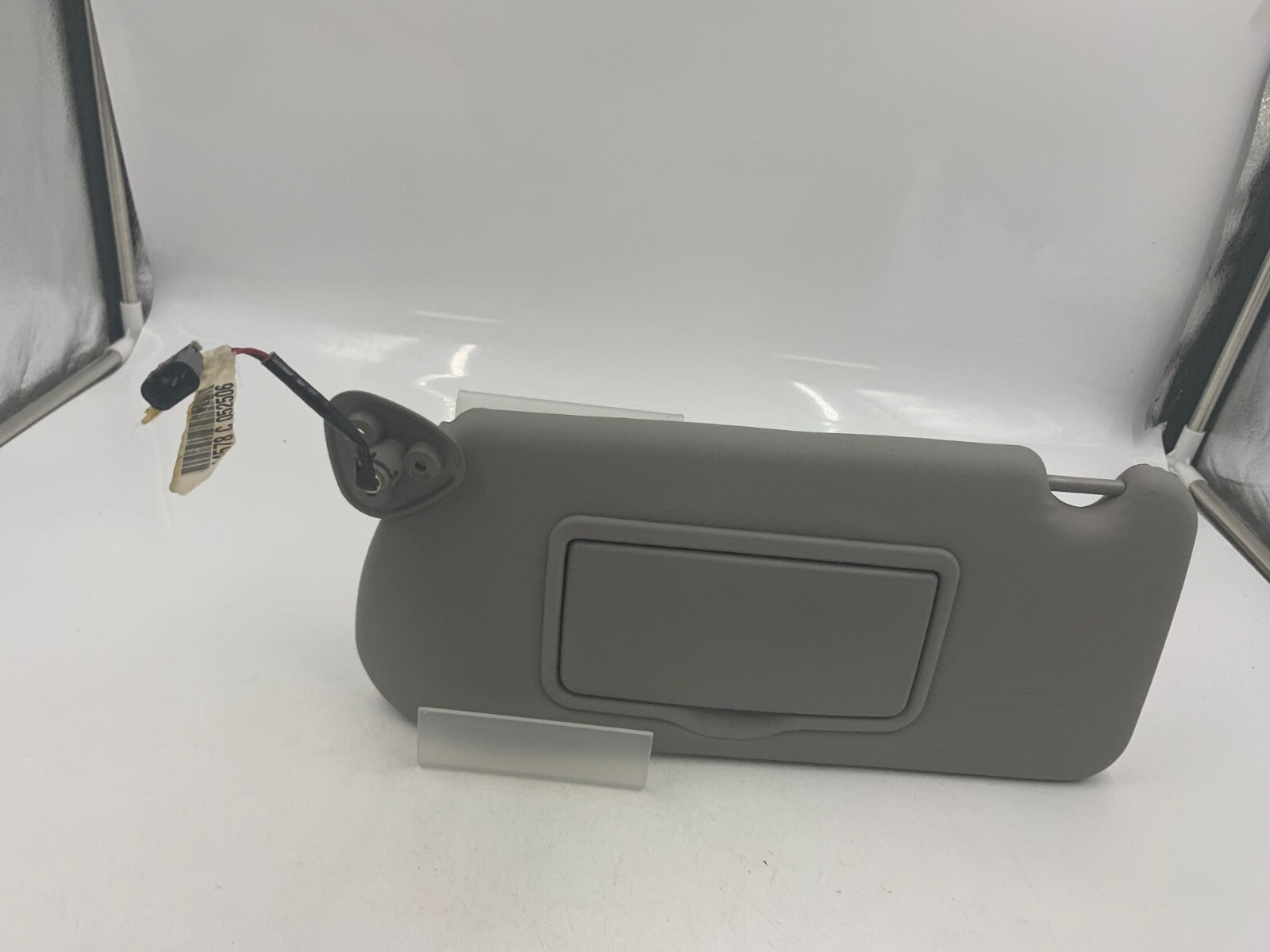 2013-2019 Ford Taurus Passenger Sun Visor Sunvisor Black Illuminated D02B34082