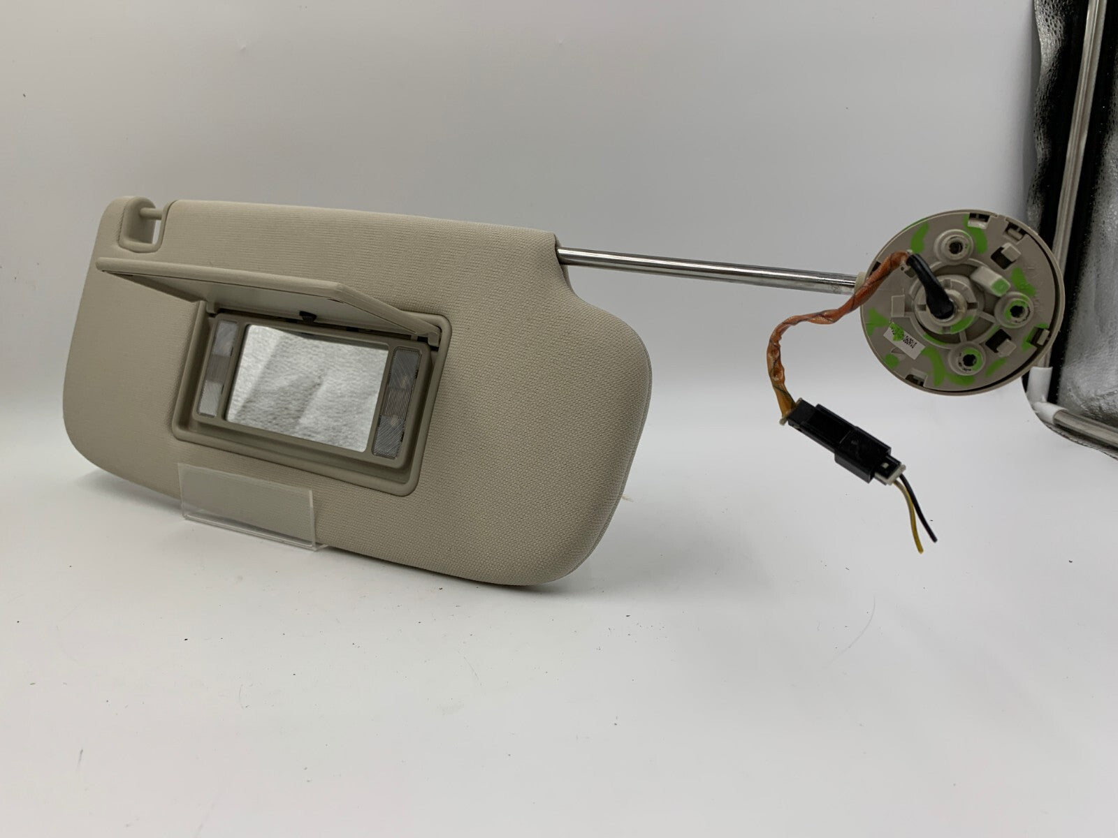 2011-2013 Jeep Grand Cherokee Passenger Sun Visor Gray Illumination B01B30034