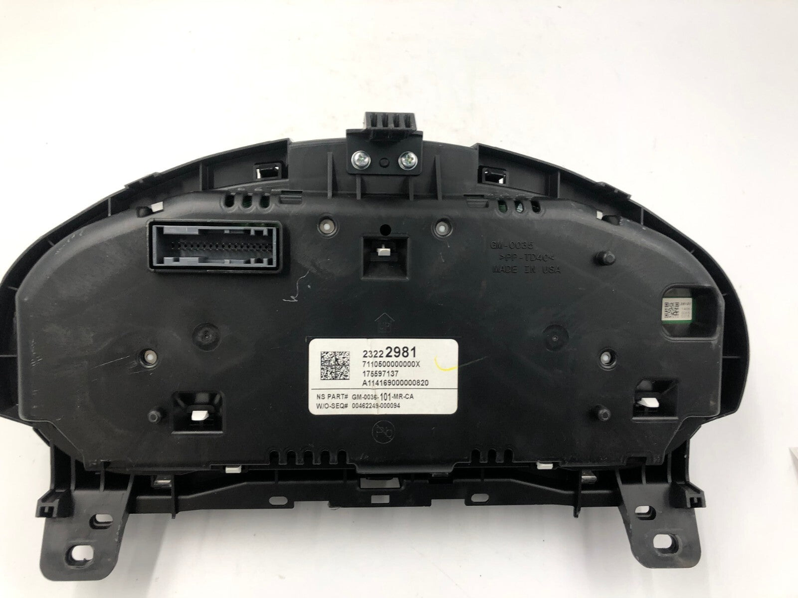 2015 Buick Regal Speedometer Instrument Cluster 12231 Miles OEM D04B10035