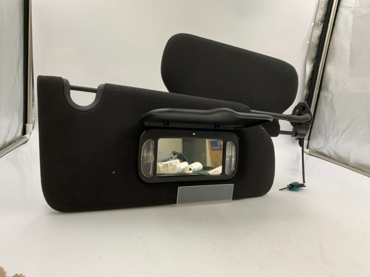 2006-2007 Cadillac DTS Passenger Sun Visor Black Illuminated OEM B03B05081