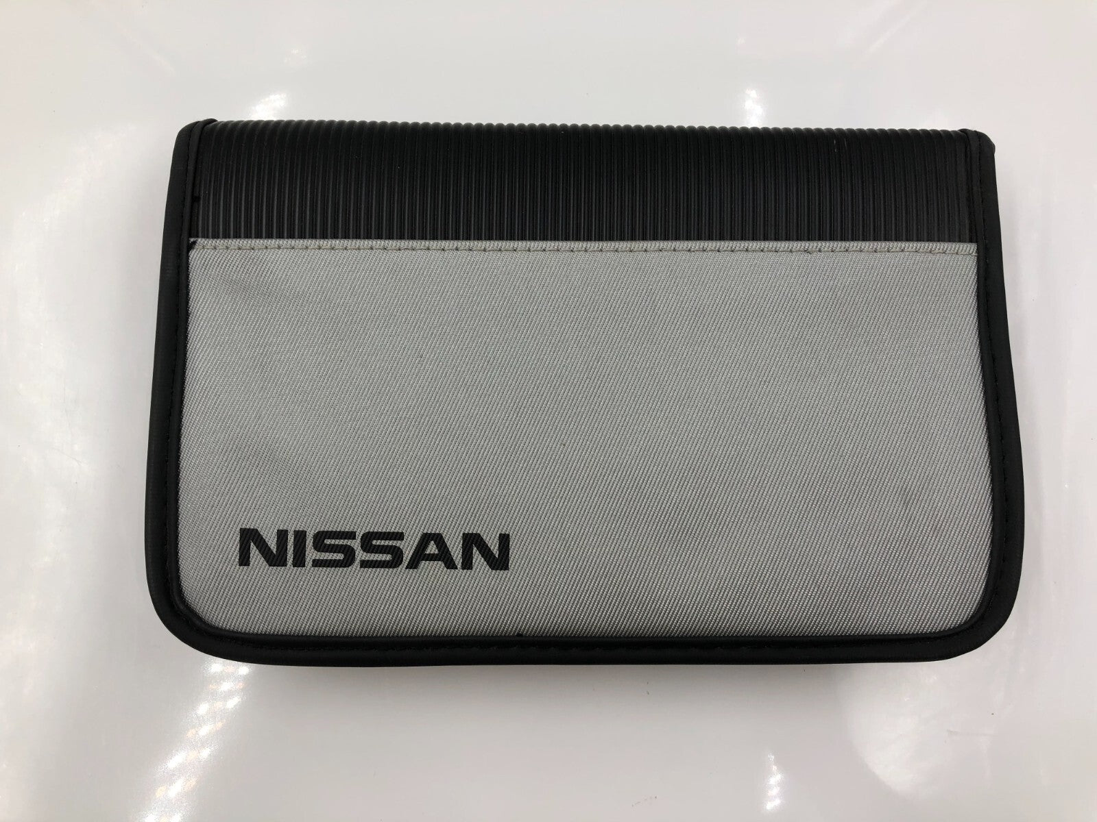 2005 Nissan Quest Owners Manual Set with Case OEM C02B10082