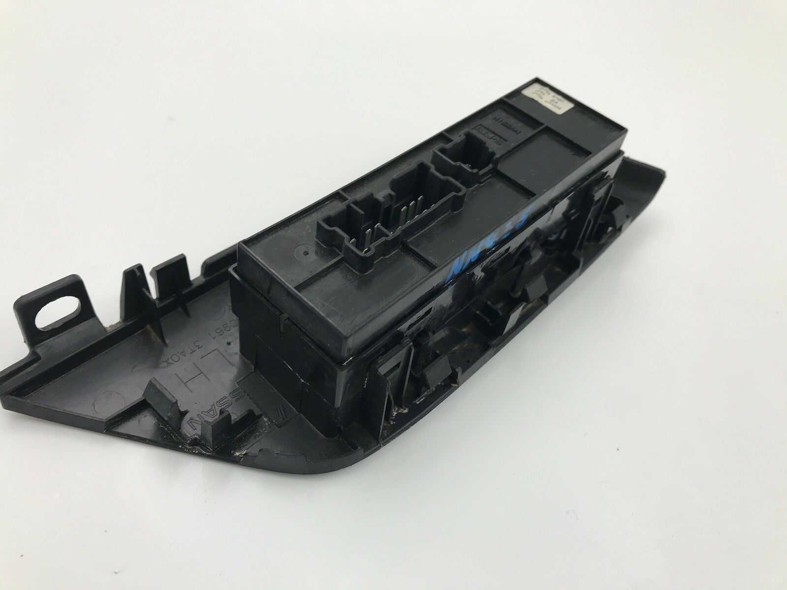 2005-2006 Nissan Murano Master Power Window Switch OEM D02B31017