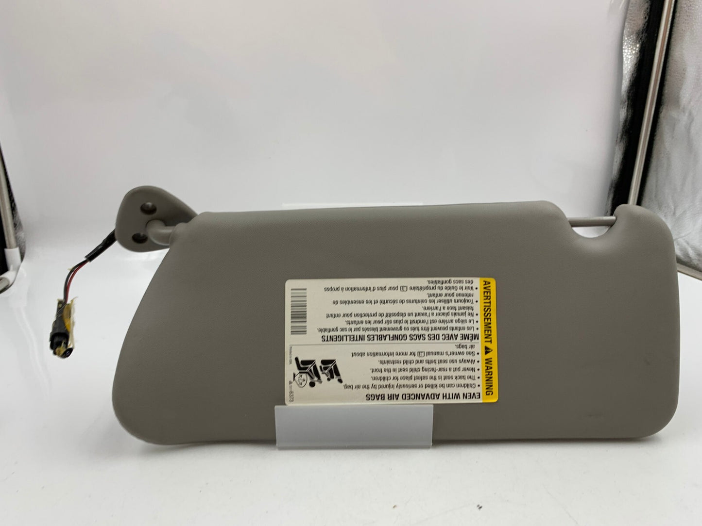 2003-2007 Cadillac CTS Passenger Sun Visor Gray Illuminated OEM A01B48012