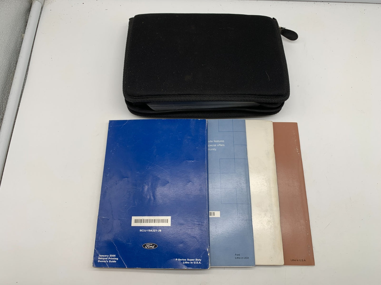 2005 Ford F-Series Super Duty Owners Manual Set with Case OEM A04B28007