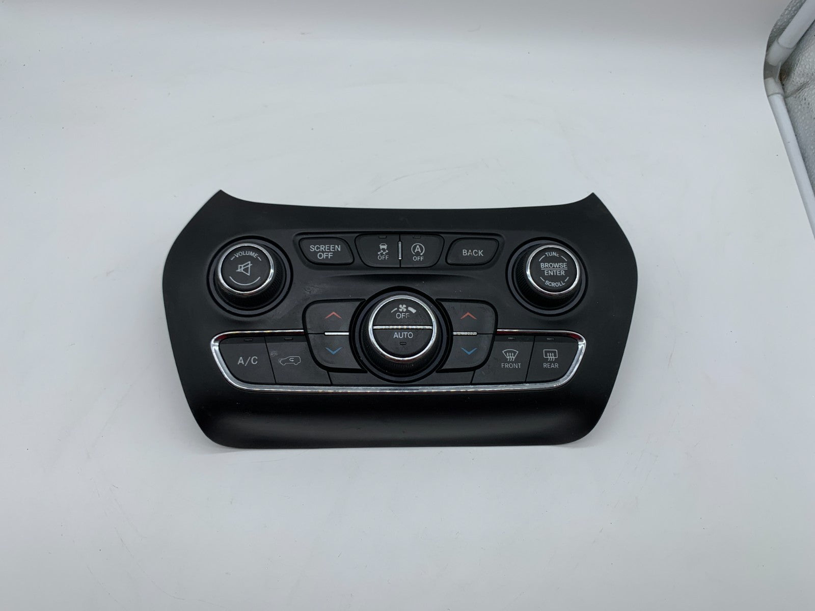 2015-2018 Jeep Cherokee Climate Control AC Heater Unit OEM B01B23009