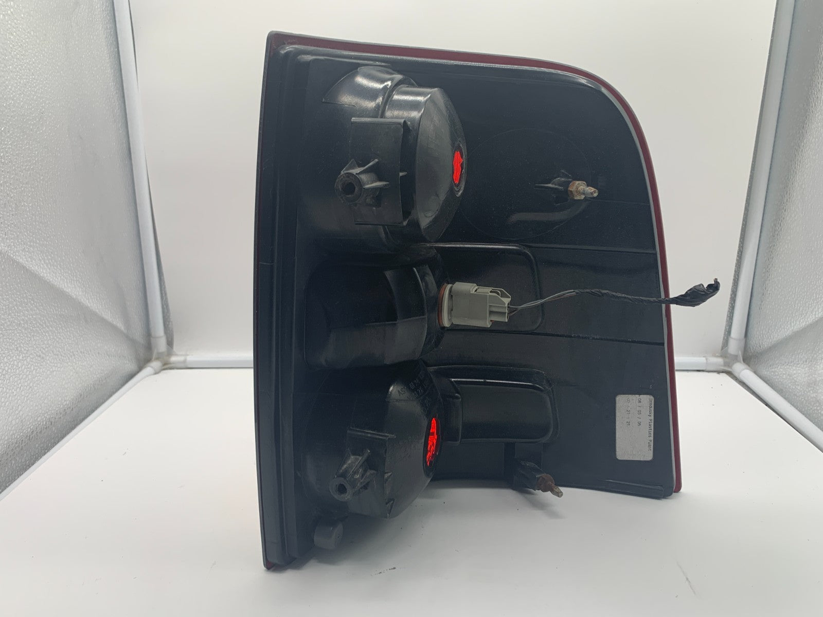 2006-2010 Ford Explorer Driver Side Tail Light Taillight OEM C03B11025