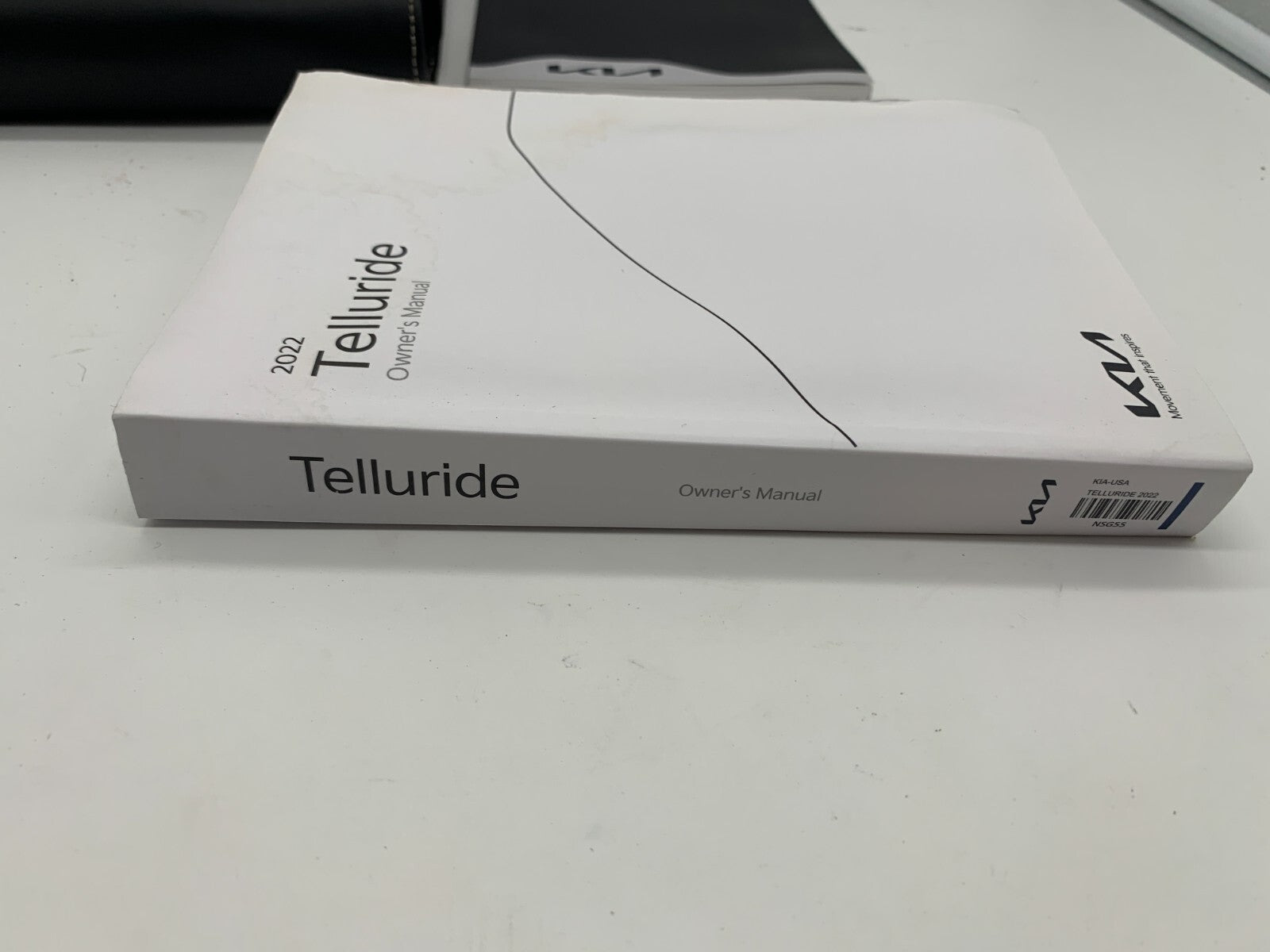 2022 Kia Telluride Sedan Owners Manual Set with Case OEM E01B46009