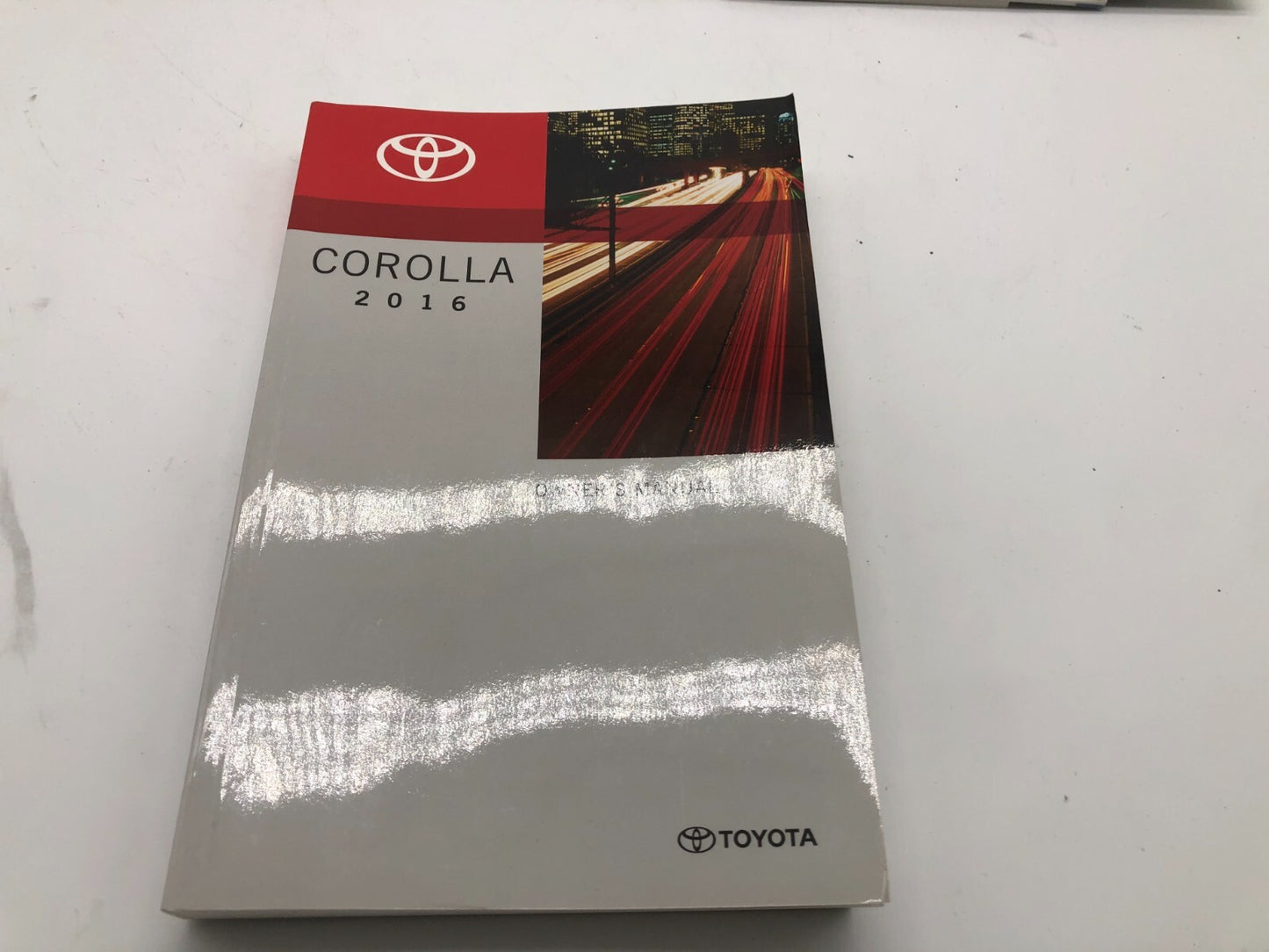 2016 Toyota Corolla Owners Manual Set with Case OEM E02B18002