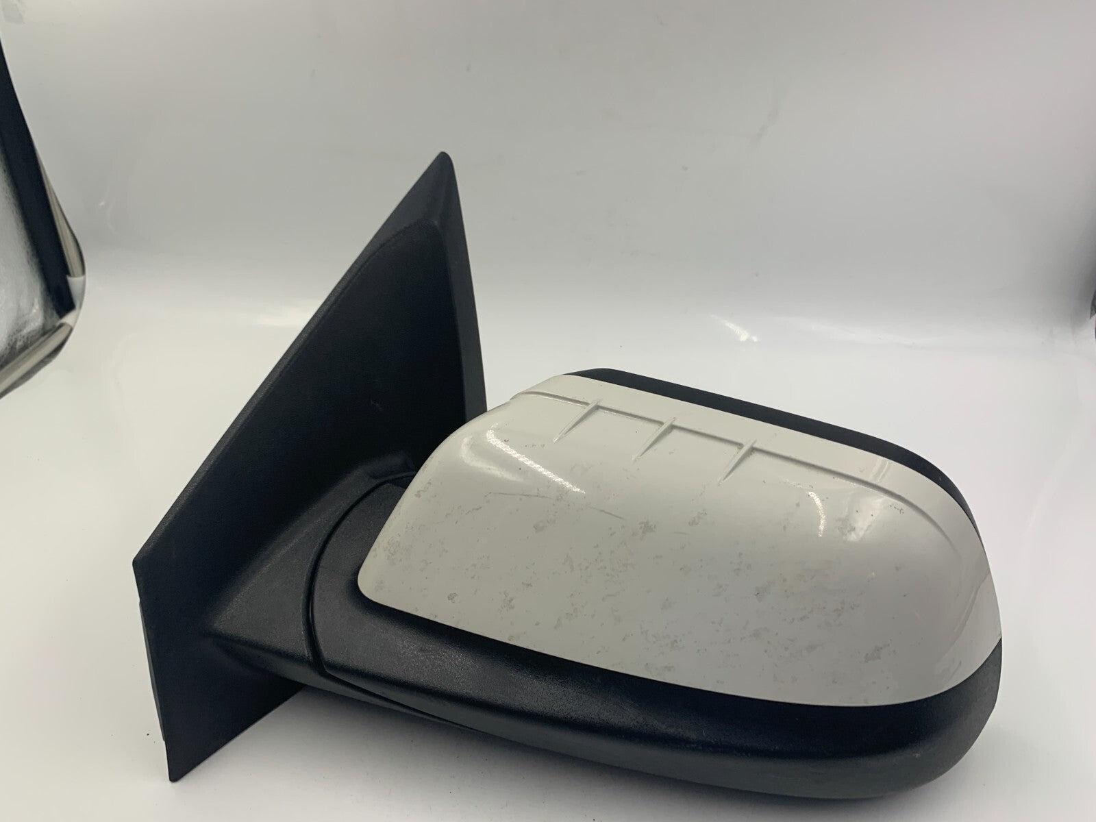 2010-2019 Ford Taurus Driver Side View Power Door Mirror White OEM E02B49066