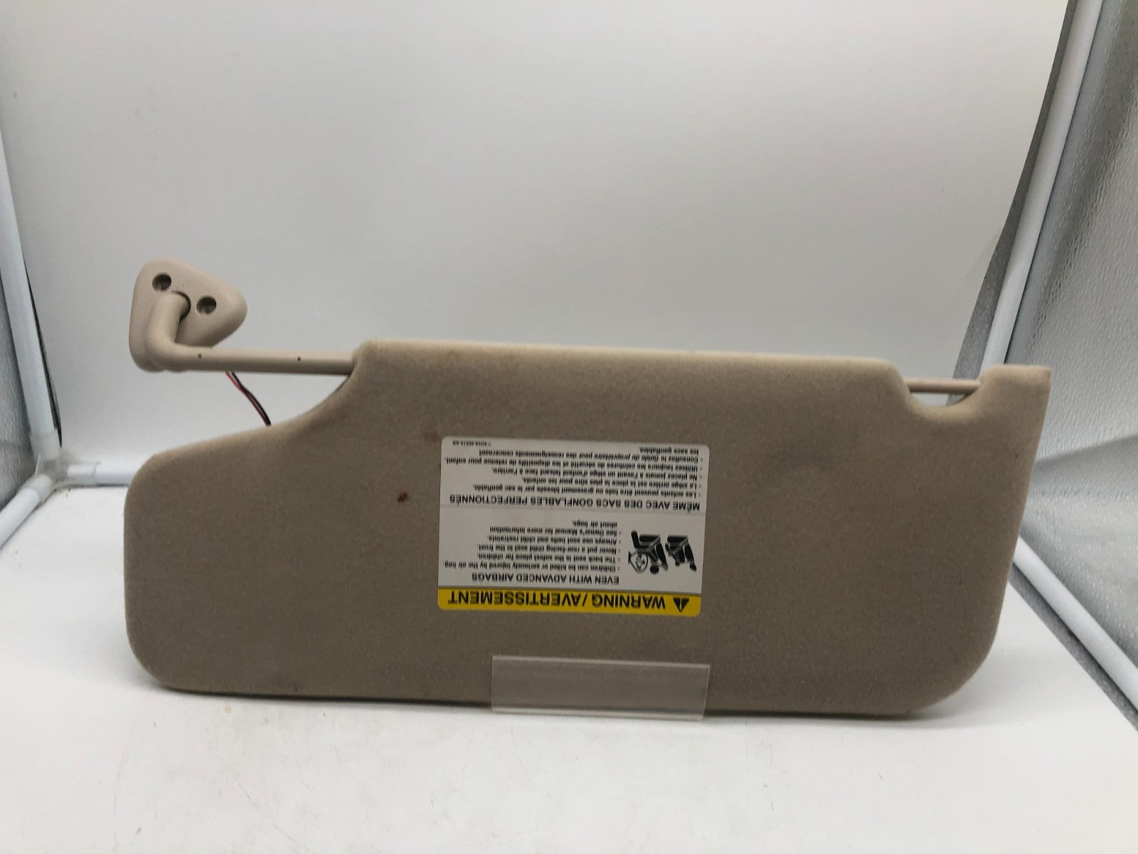 2005-2007 Mercury Montego Passenger Sun Visor Beige Illuminated OEM A01B06009