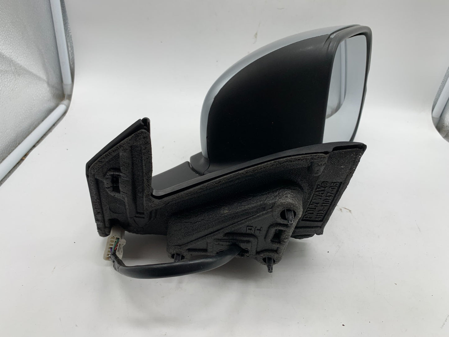 2017-2018 Honda Pilot Driver Side View Power Door Mirror Silver OEM C03B39003
