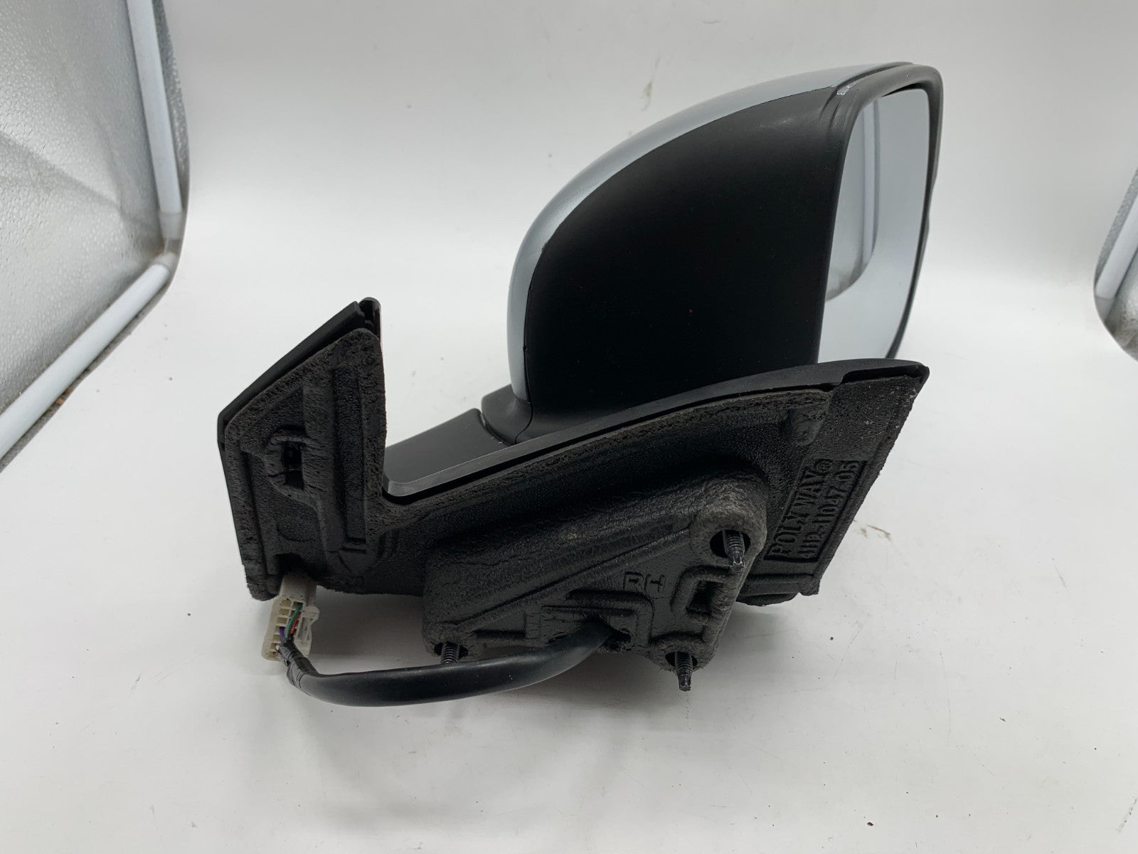2017-2018 Honda Pilot Driver Side View Power Door Mirror Silver OEM C03B39003