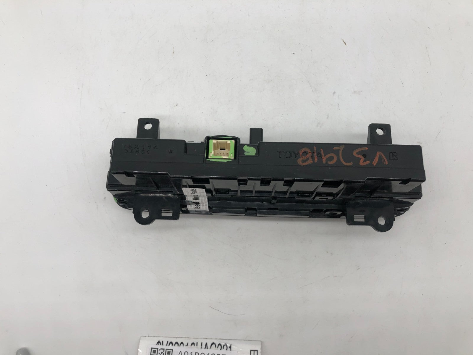 2017-2019 Toyota Corolla AC Heater Climate Control Unit OEM A01B04007