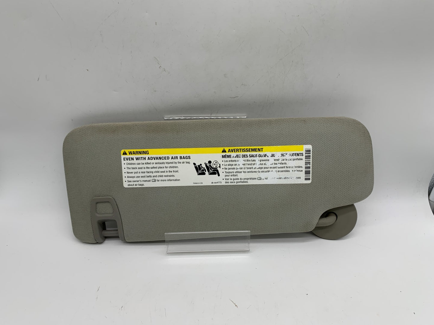 2013-2016 Chevrolet Malibu Passenger Sun Visor Gray Illuminated OEM A04B42006