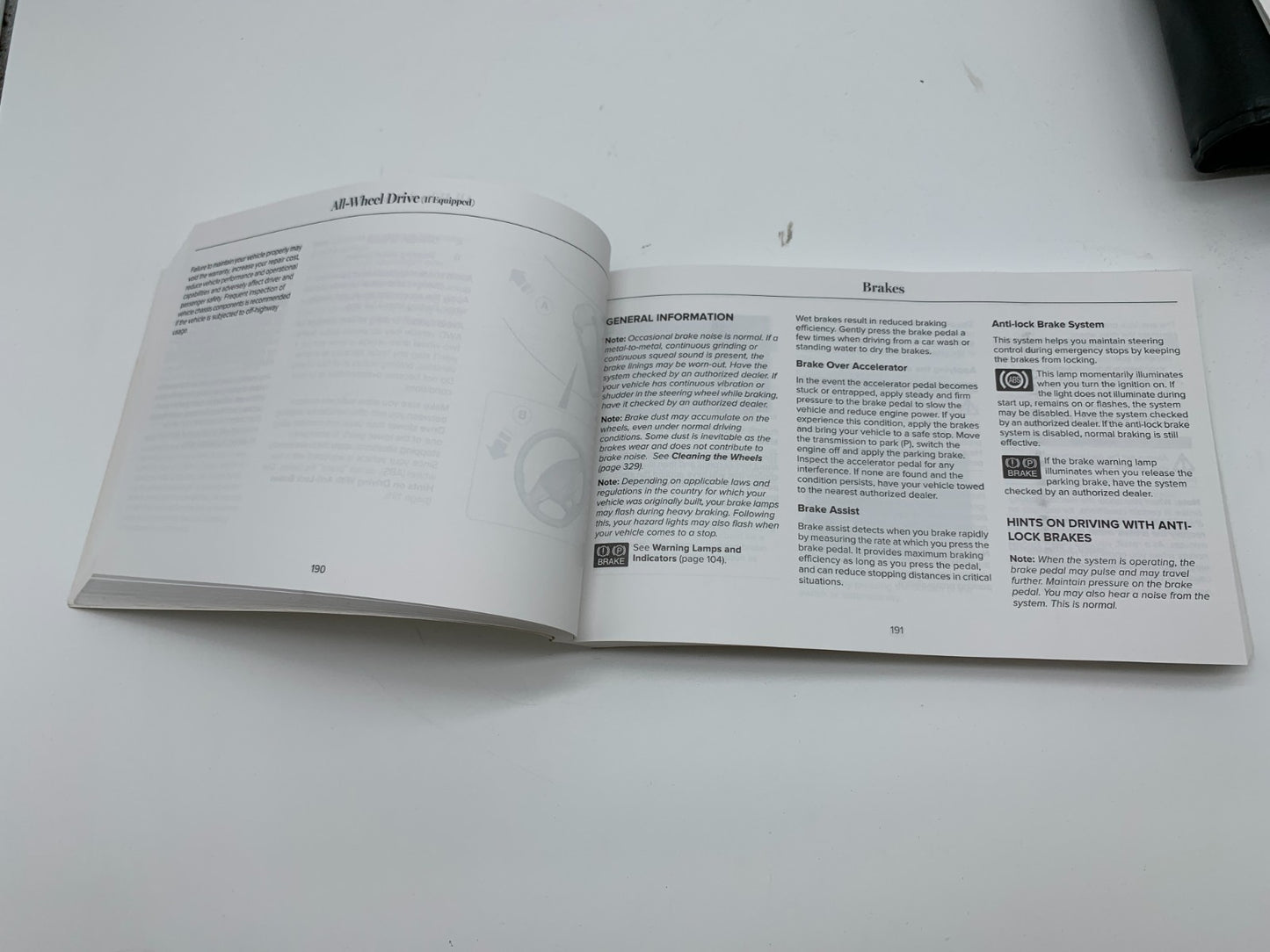 2017 Lincoln MKZ Owners Manual Set with Case OEM C03B49007