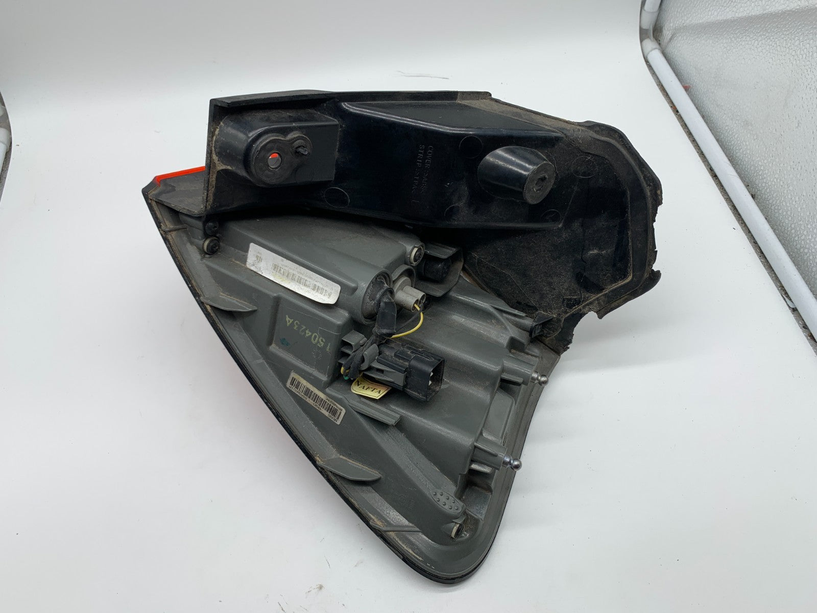 2014-2018 Jeep Cherokee Driver Side Tail Light Taillight OEM C02B34011