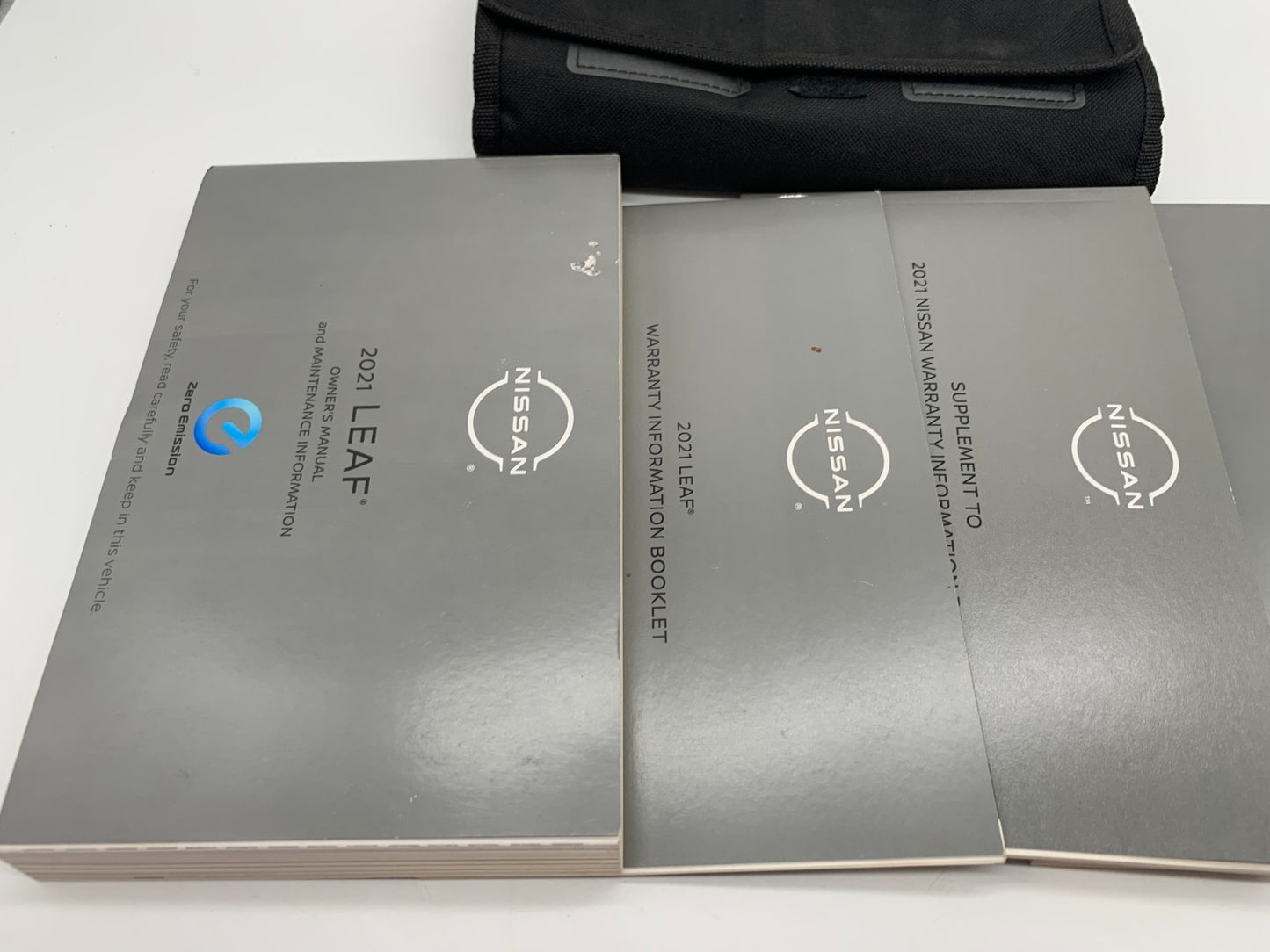 2021 Nissan Leaf Owners Manual Set with Case OEM D01B12059