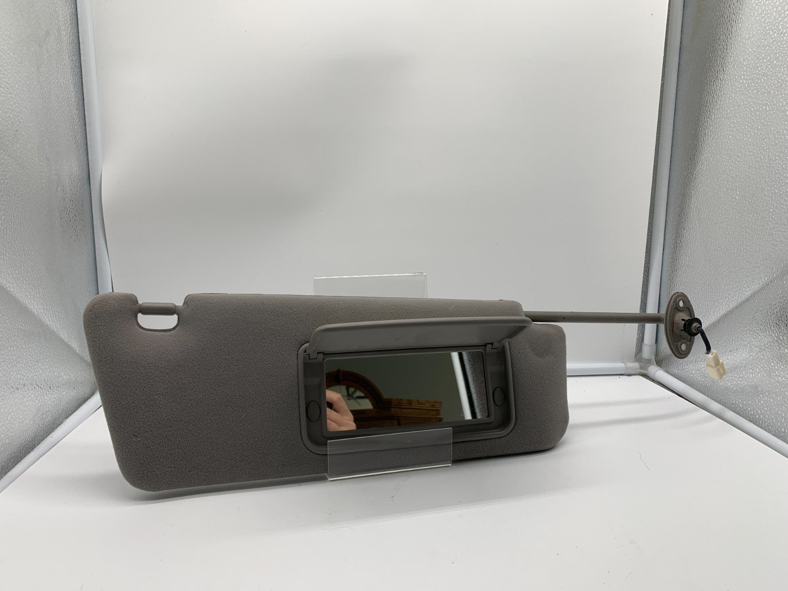 2004 Lexus ES330 Passenger Sun Visor Gray Illuminated OEM C02B28002